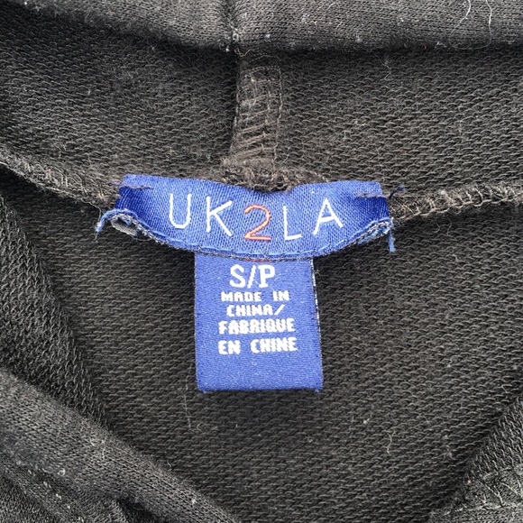 Black Hooded Crop Top - Picture 3 of 4